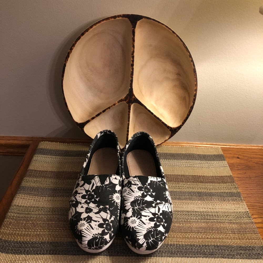 Toms slip ons